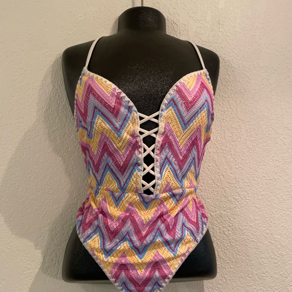 Jessica Simpson Multicolor Zigzag One Piece Swimsuit